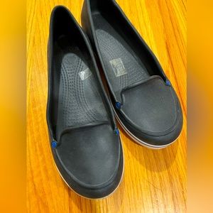 Crocs sz 9 slip on black flats - great for boating